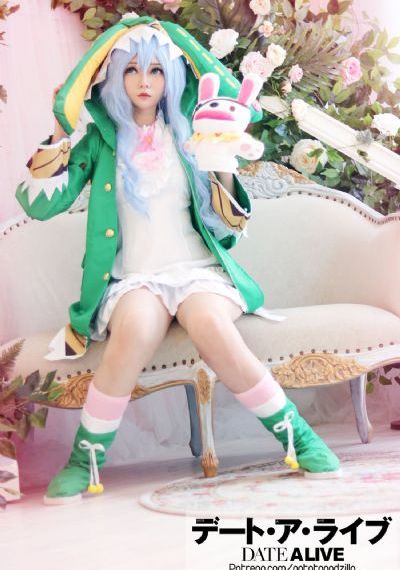 不扣钮的女孩