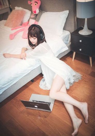 free性丰满白嫩白嫩的hd