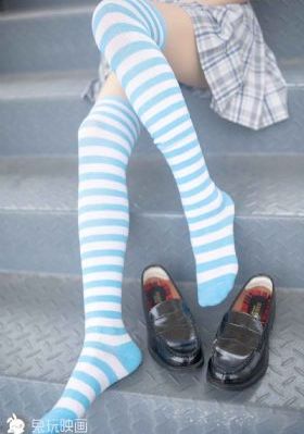 打烊后仅剩两个人的沙龙